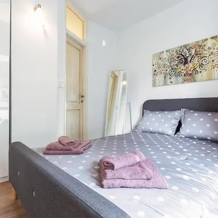 Apartman - 50 Meters From Sea