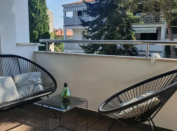 - 50 Meters From Sea Apartman *